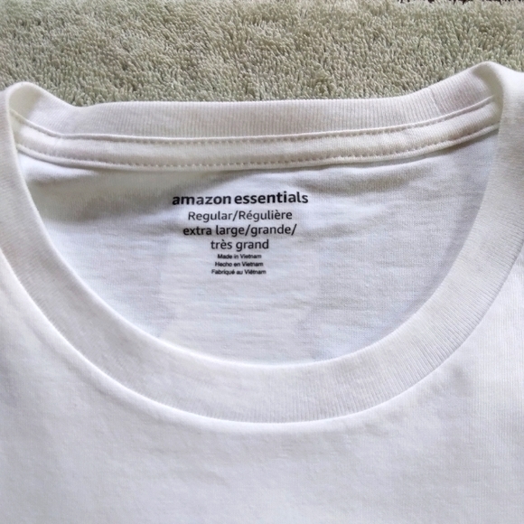 💥 CLOSET CLOSING SALE💥 Amazon Essentials Men's Graphic Tshirts - Picture 5 of 5